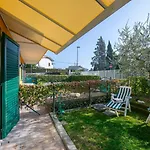 Apartman Casa Emma With Pool - Happy